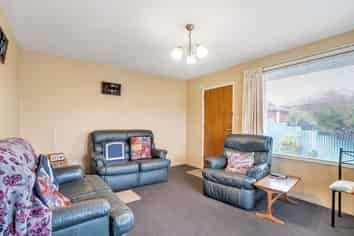 1/17 Lake Terrace Rd, Burwood