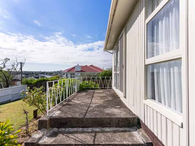 30 Louvain Avenue, Three Kings