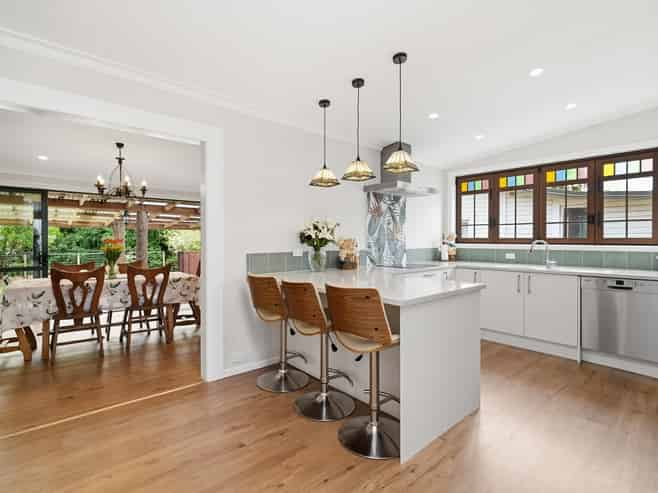 11 John Road, Fairy Springs