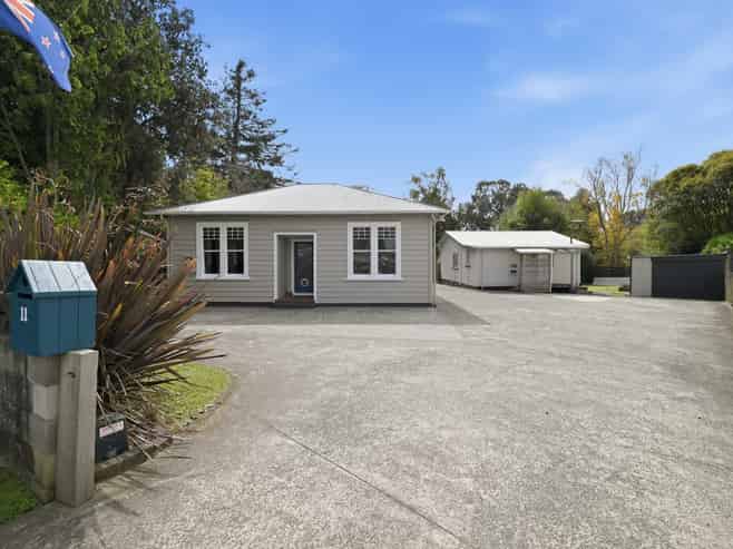 11 John Road, Fairy Springs