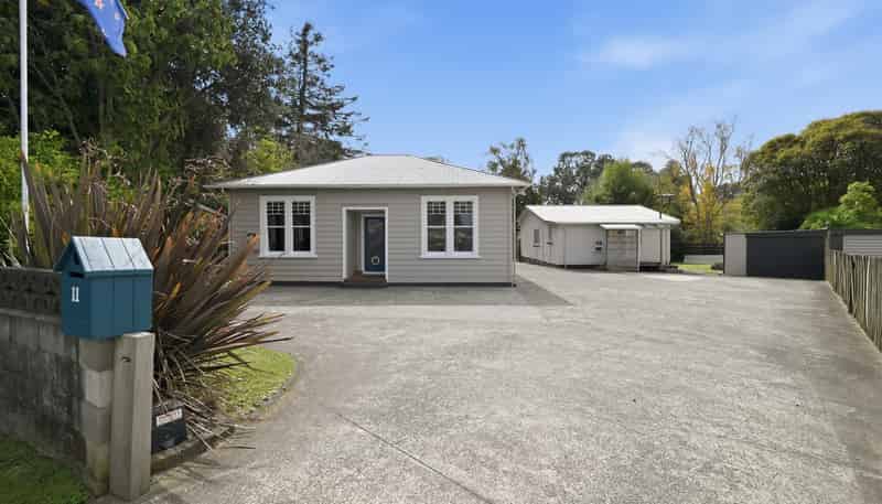 11 John Road, Fairy Springs