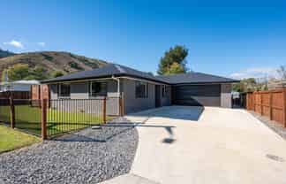 16 Rata Avenue, Tapawera