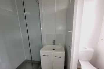 2/24 Pascal Street, Takaro