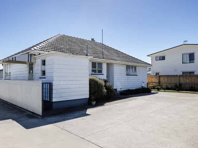 1033 Hood Street, Mayfair