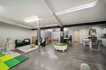 Road front Showroom/Office