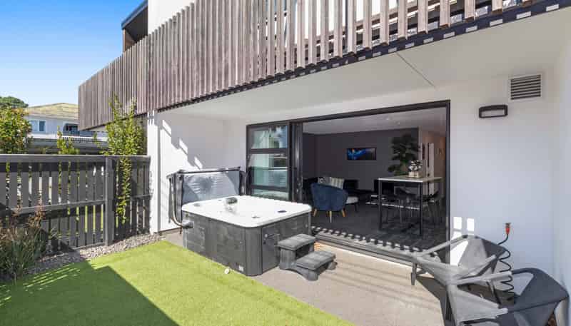 2/11 Exeter Street, Merivale