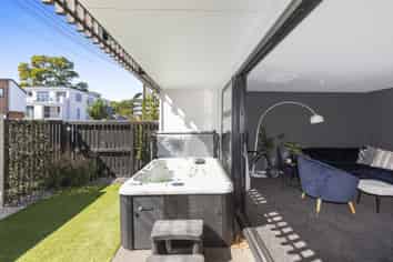 2/11 Exeter Street, Merivale