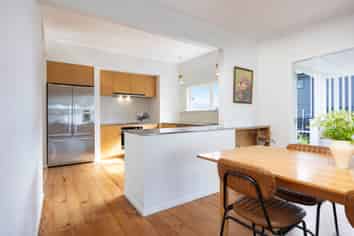 1/33 West Coast Road, Glen Eden