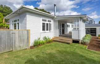 1/33 West Coast Road, Glen Eden