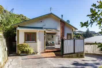 61A Severn Street, Island Bay