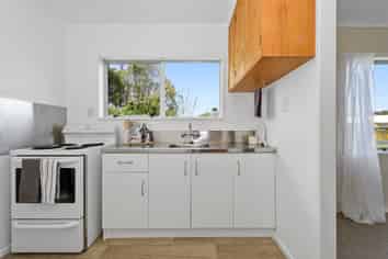 77A Lake Crescent, Hamilton Lake