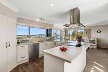 155 Grange Road, Otumoetai
