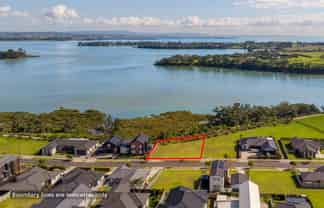 65 Tahuna Minhinnick Drive, Glenbrook