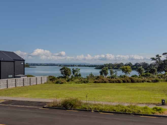 65 Tahuna Minhinnick Drive, Glenbrook