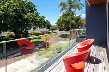 20B Oakwood Grove, Eastern Beach