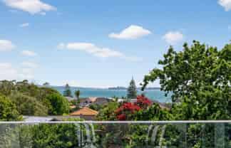 20B Oakwood Grove, Eastern Beach