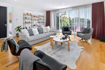 20B Oakwood Grove, Eastern Beach