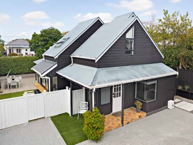 2/2 Lytton Street, Devonport