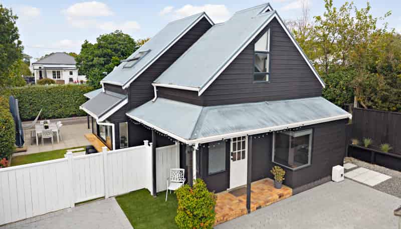 2/2 Lytton Street, Devonport