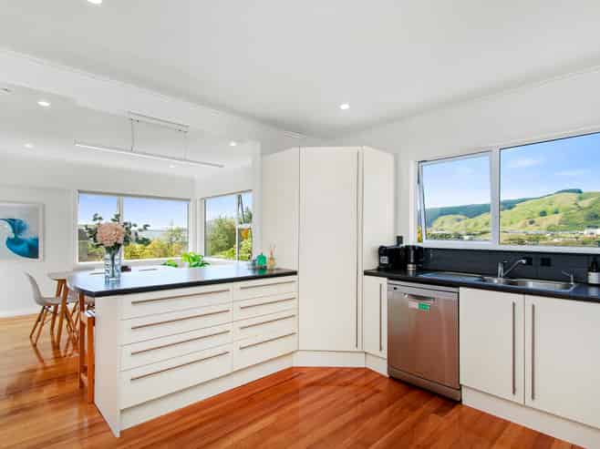 37 Sunrise Boulevard, Tawa