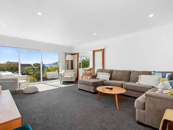 37 Sunrise Boulevard, Tawa
