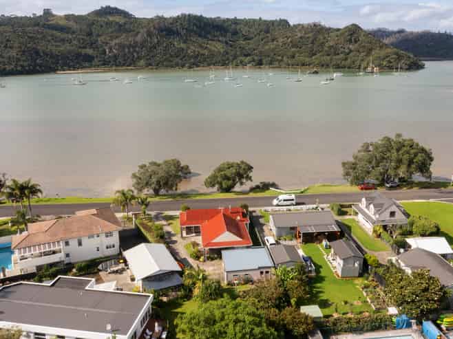27 Robinson Road, Whitianga