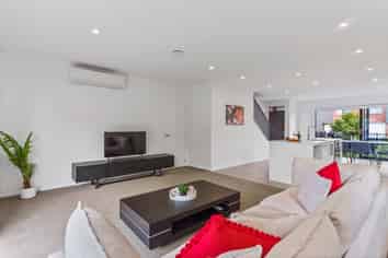 23 Whimbrel Road, Flat Bush