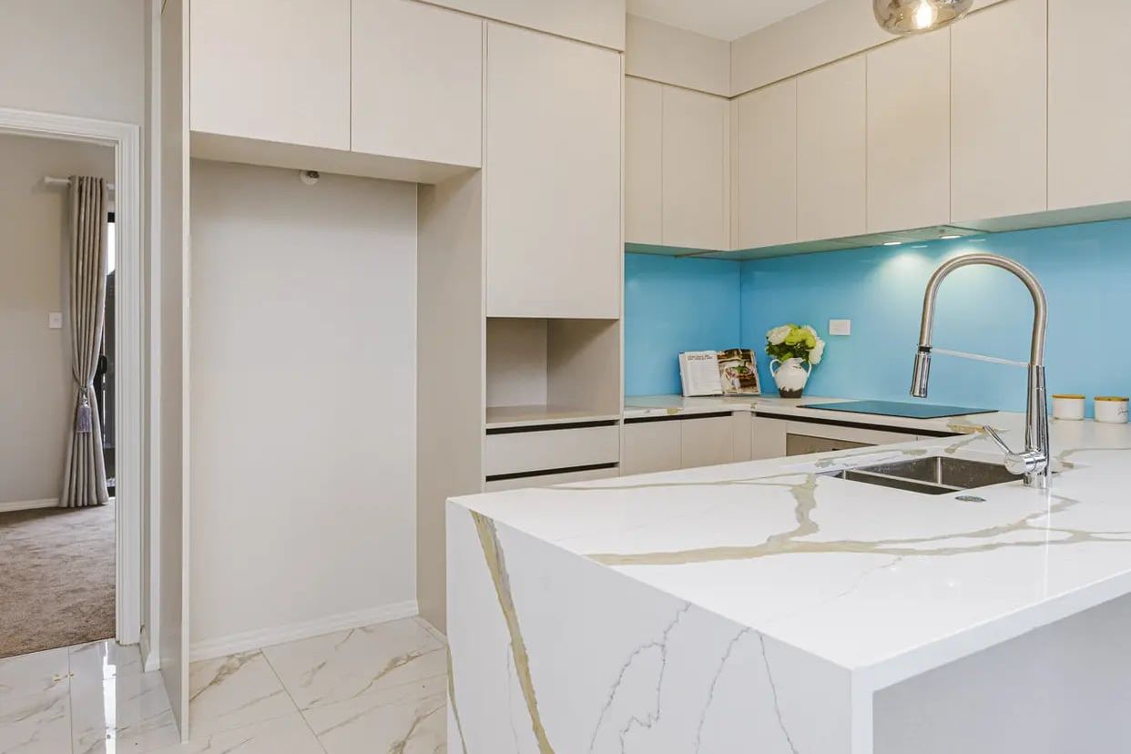 Modern Family Living in Mangere East - Aanzicht 5