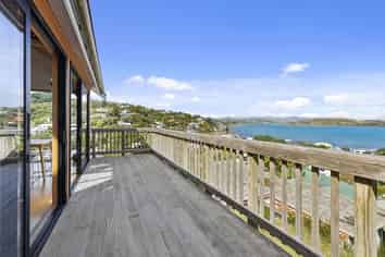 13 Airlie Road, Plimmerton