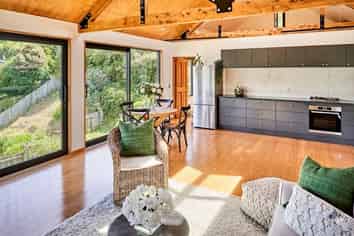 13 Airlie Road, Plimmerton