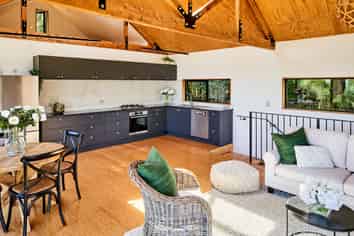 13 Airlie Road, Plimmerton