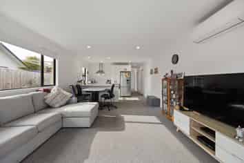 3/9 Steele Road, Forest Lake