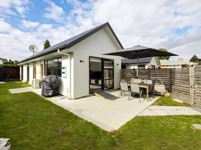 3/9 Steele Road, Forest Lake