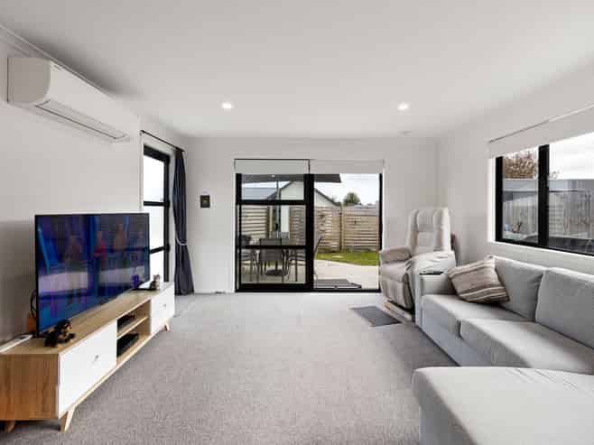 3/9 Steele Road, Forest Lake