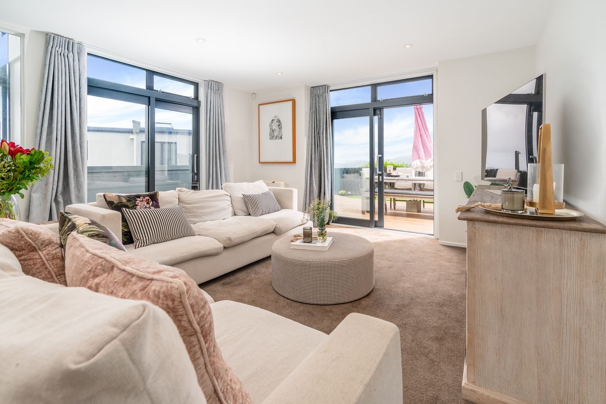 SUN, SPACE & VIEWS TO IMPRESS! | BEO $1,240,000 – pohled 5