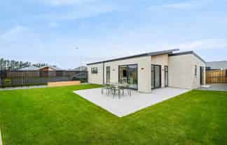 11-17 Greig Crescent - Lifestyle Villas, Amberley