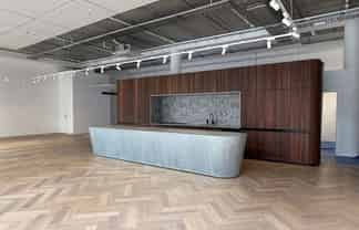 High exposure corner retail