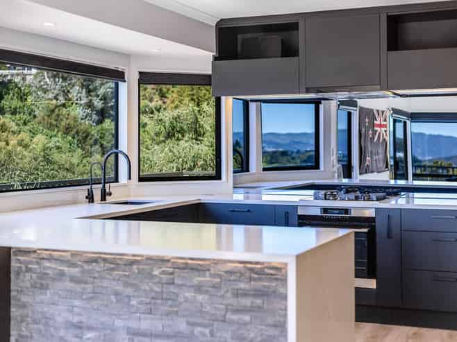 8 Glengavel Grove, Papakowhai