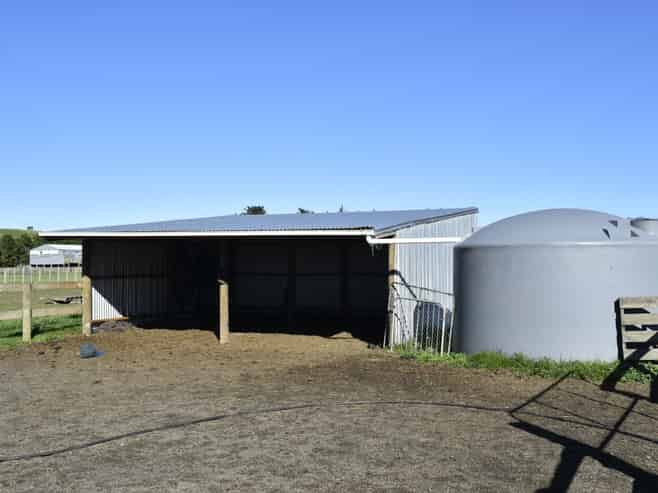 19 Black Road, Ashley Clinton