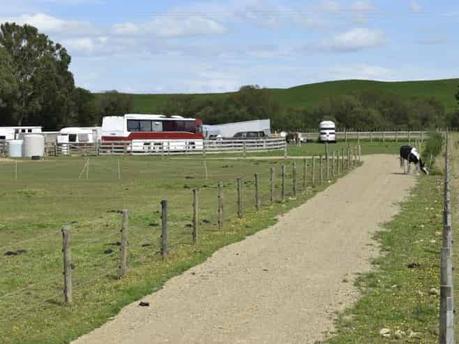 19 Black Road, Ashley Clinton