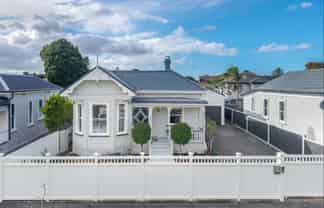 7 Sunnyvale Road, Greenlane