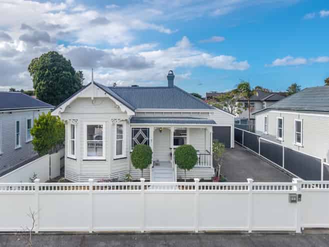 7 Sunnyvale Road, Greenlane