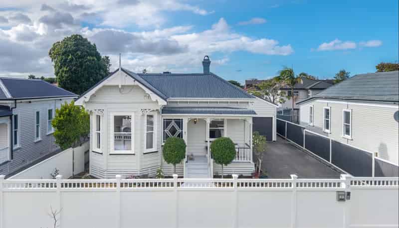7 Sunnyvale Road, Greenlane