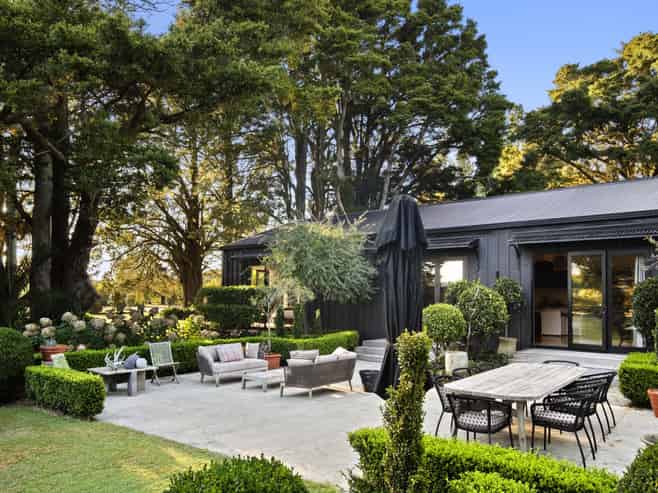 50 Parish Line Road, Clevedon