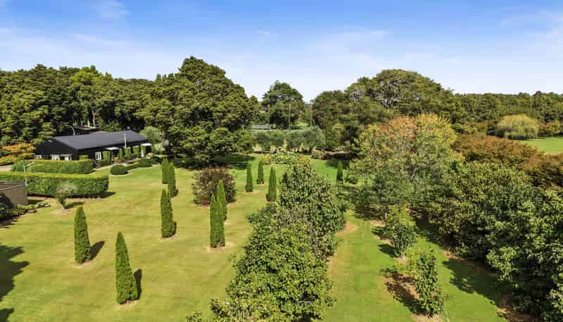 50 Parish Line Road, Clevedon