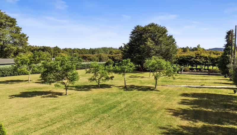 50 Parish Line Road, Clevedon