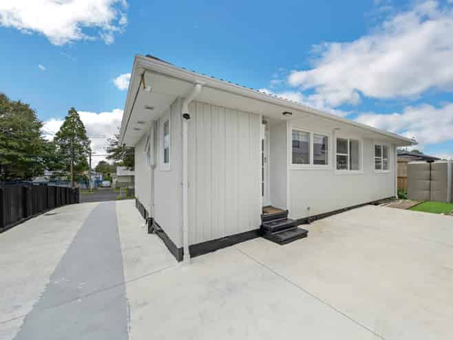 25B Flat Bush Road, Otara