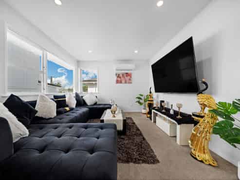 25B Flat Bush Road, Otara
