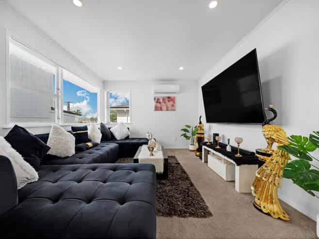 25B Flat Bush Road, Otara