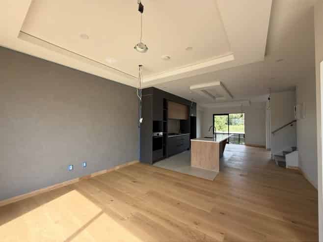 Unit 5/89 Otuwairoa Esplanade, Papakura